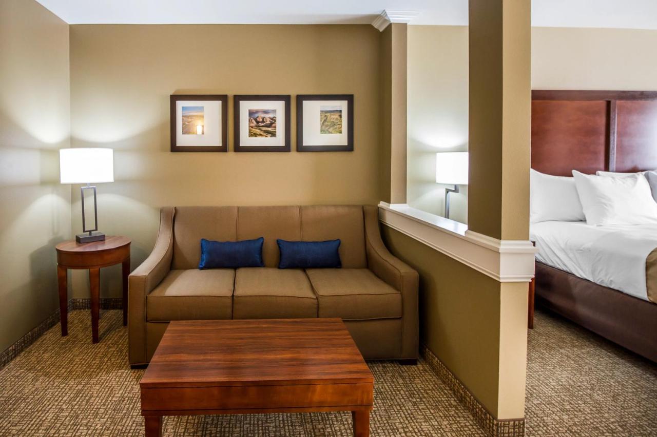Comfort Inn & Suites Mandan - Bismarck Экстерьер фото