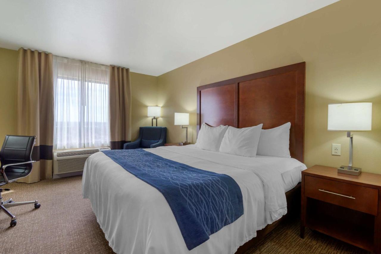Comfort Inn & Suites Mandan - Bismarck Экстерьер фото