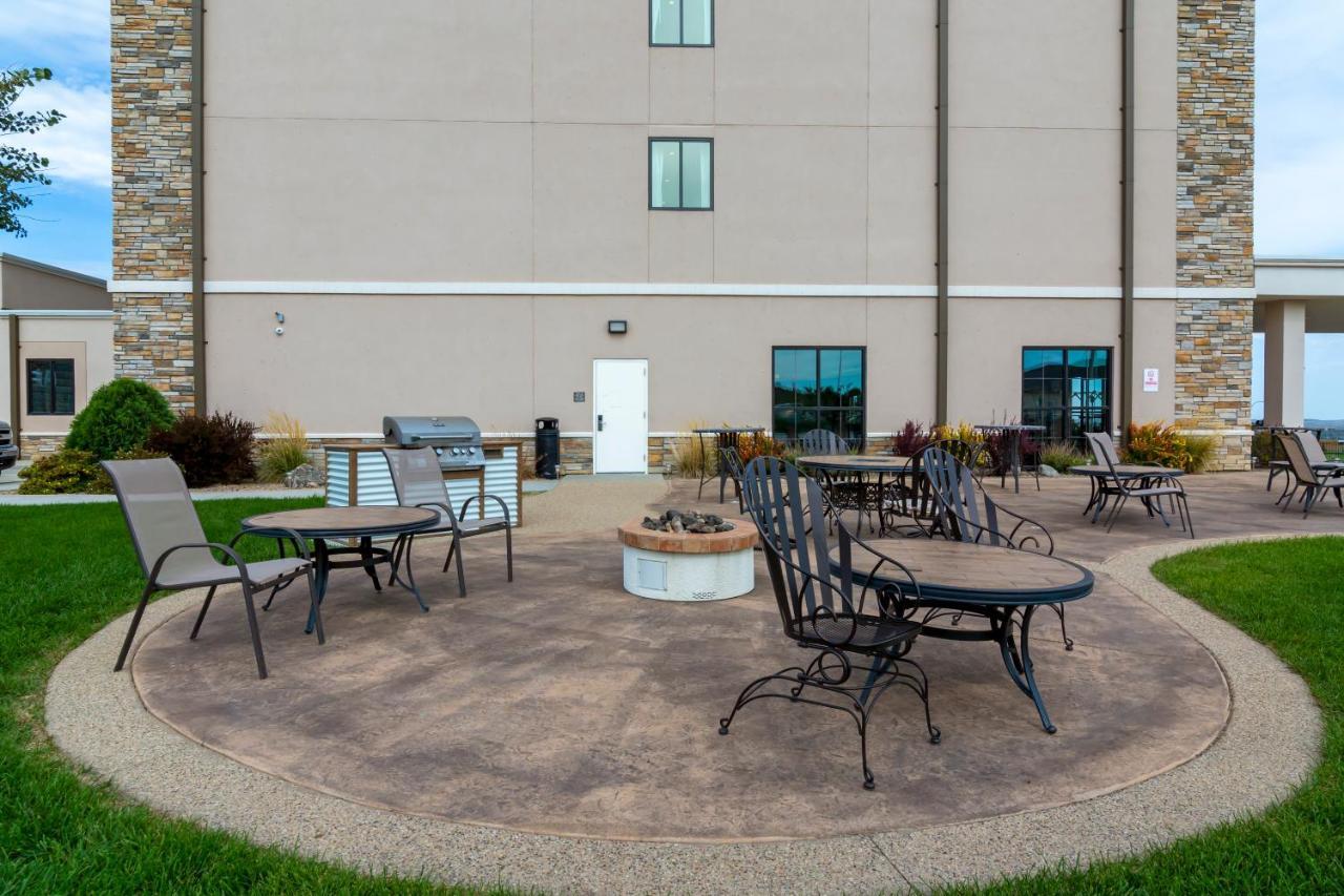 Comfort Inn & Suites Mandan - Bismarck Экстерьер фото