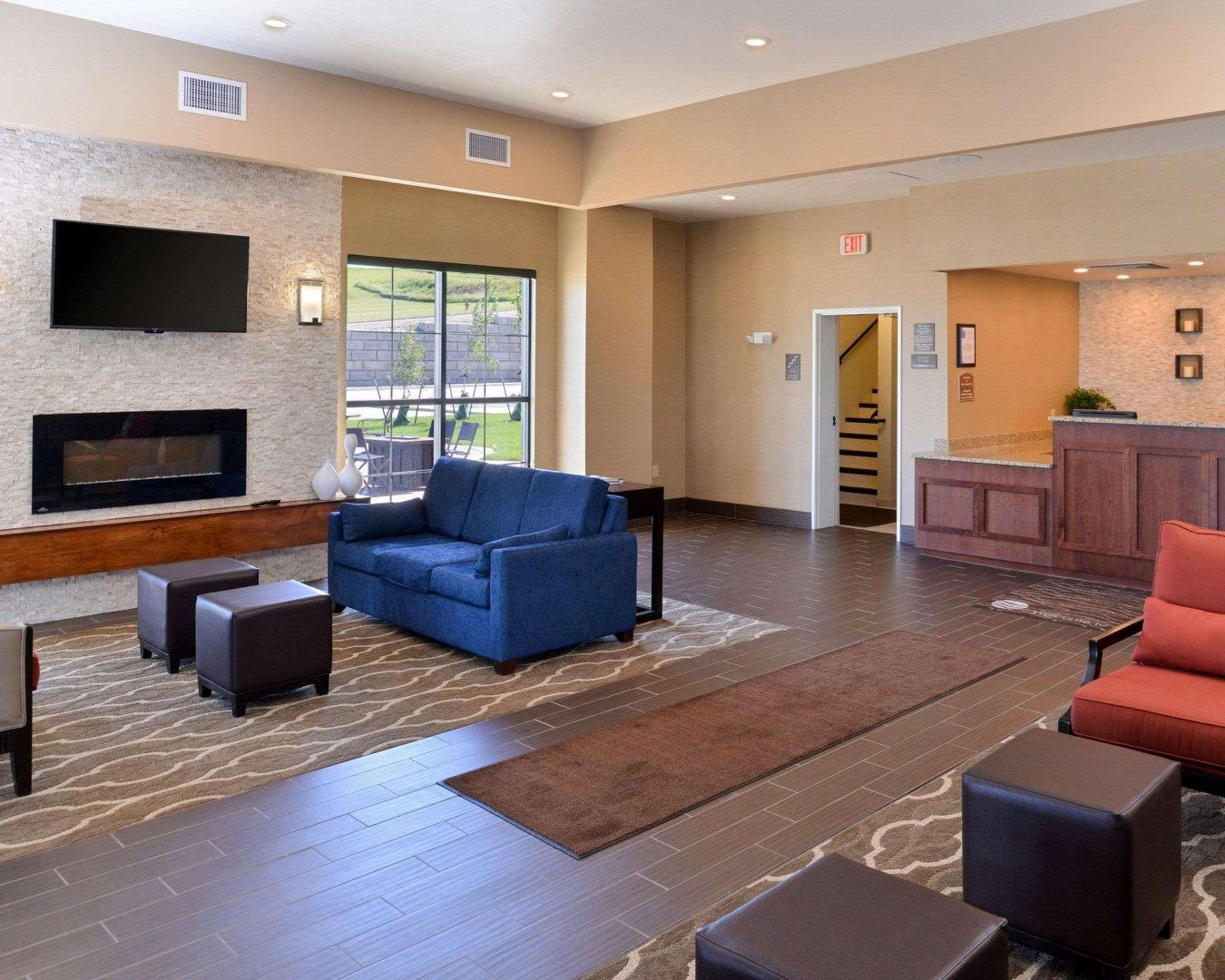 Comfort Inn & Suites Mandan - Bismarck Экстерьер фото