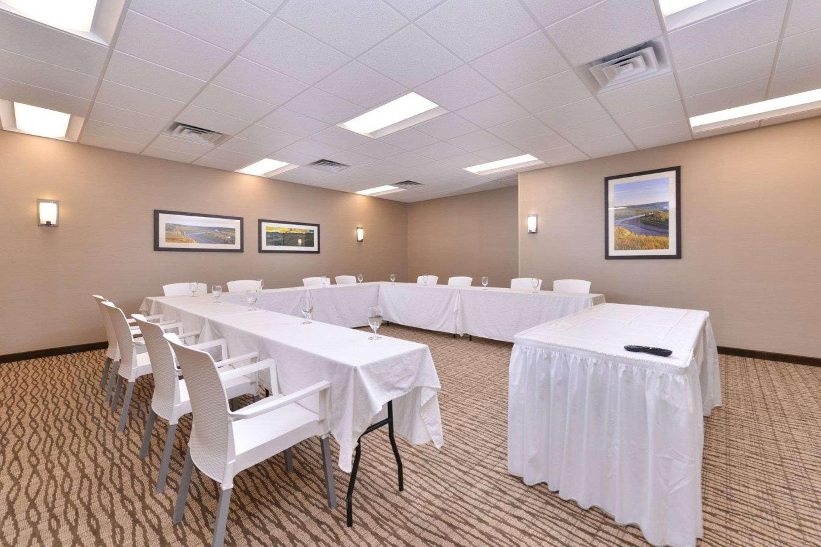 Comfort Inn & Suites Mandan - Bismarck Экстерьер фото