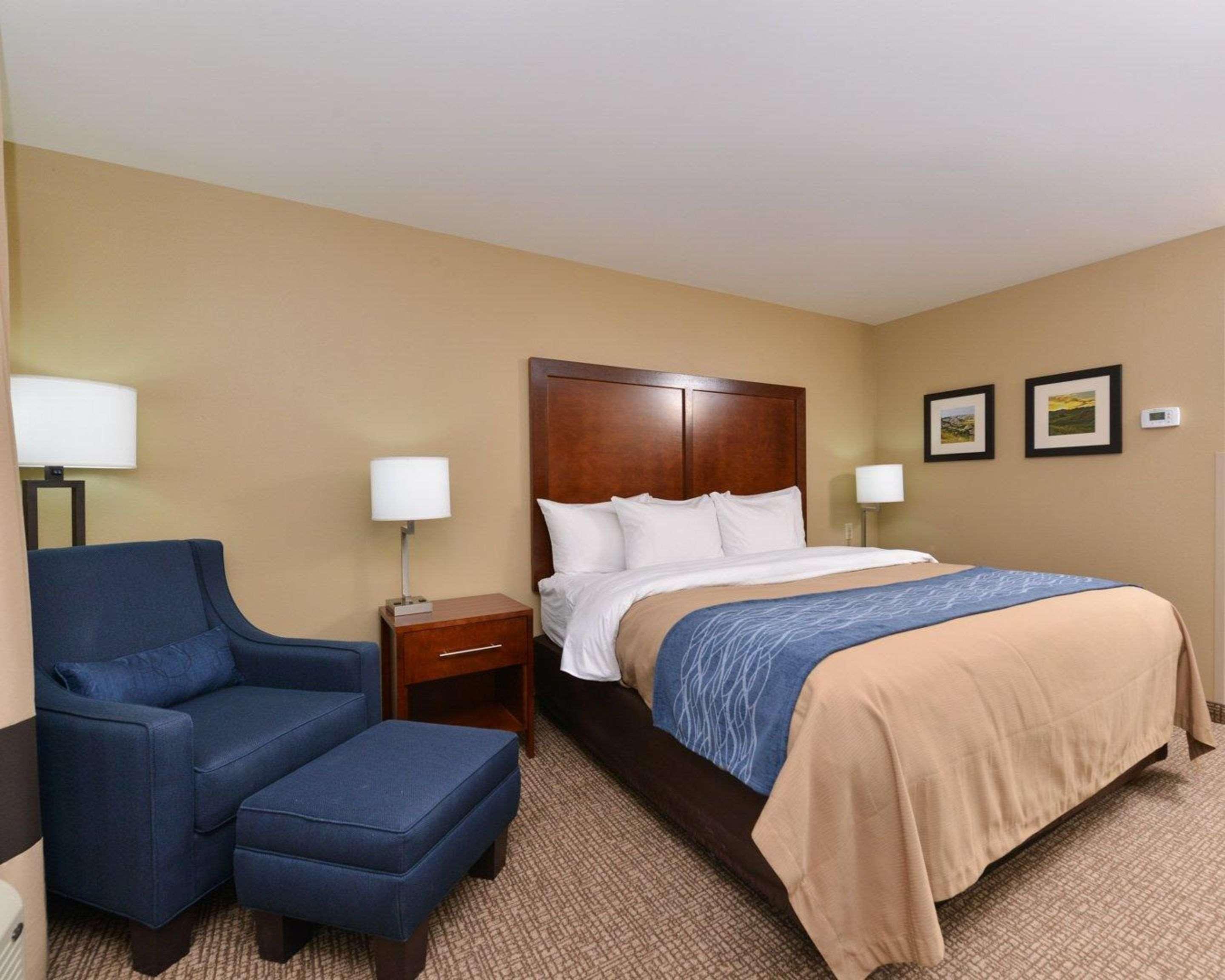 Comfort Inn & Suites Mandan - Bismarck Экстерьер фото