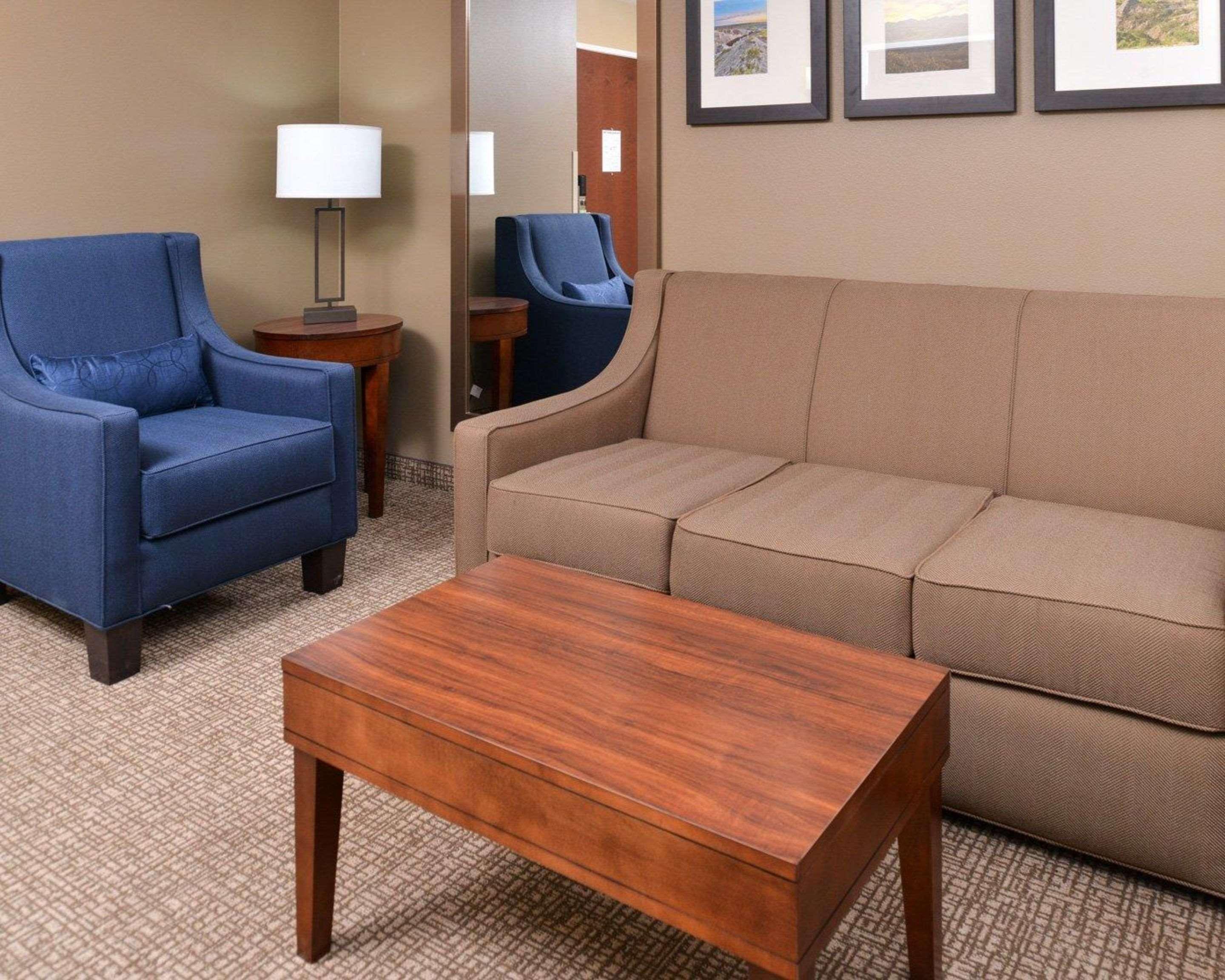 Comfort Inn & Suites Mandan - Bismarck Экстерьер фото