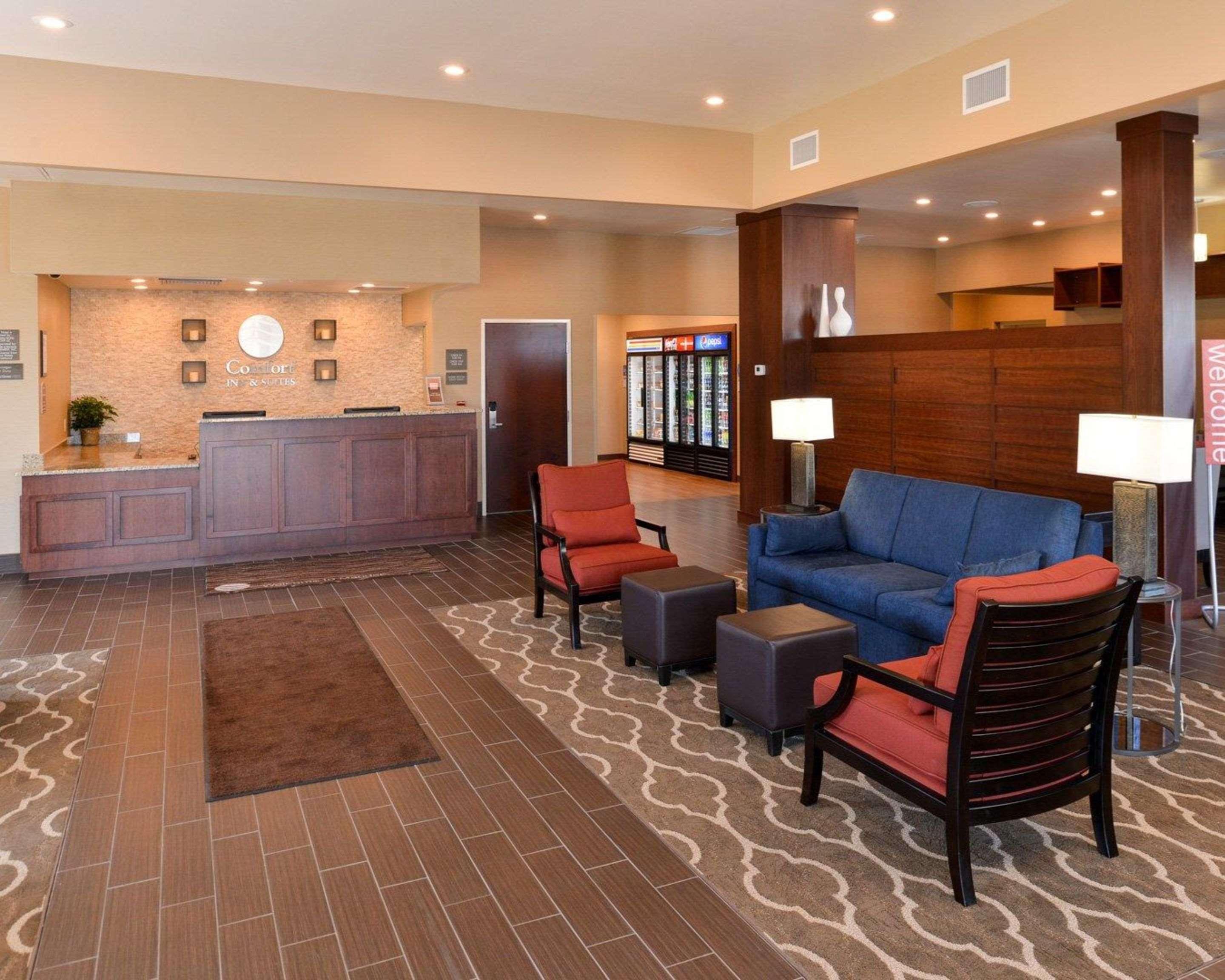 Comfort Inn & Suites Mandan - Bismarck Экстерьер фото