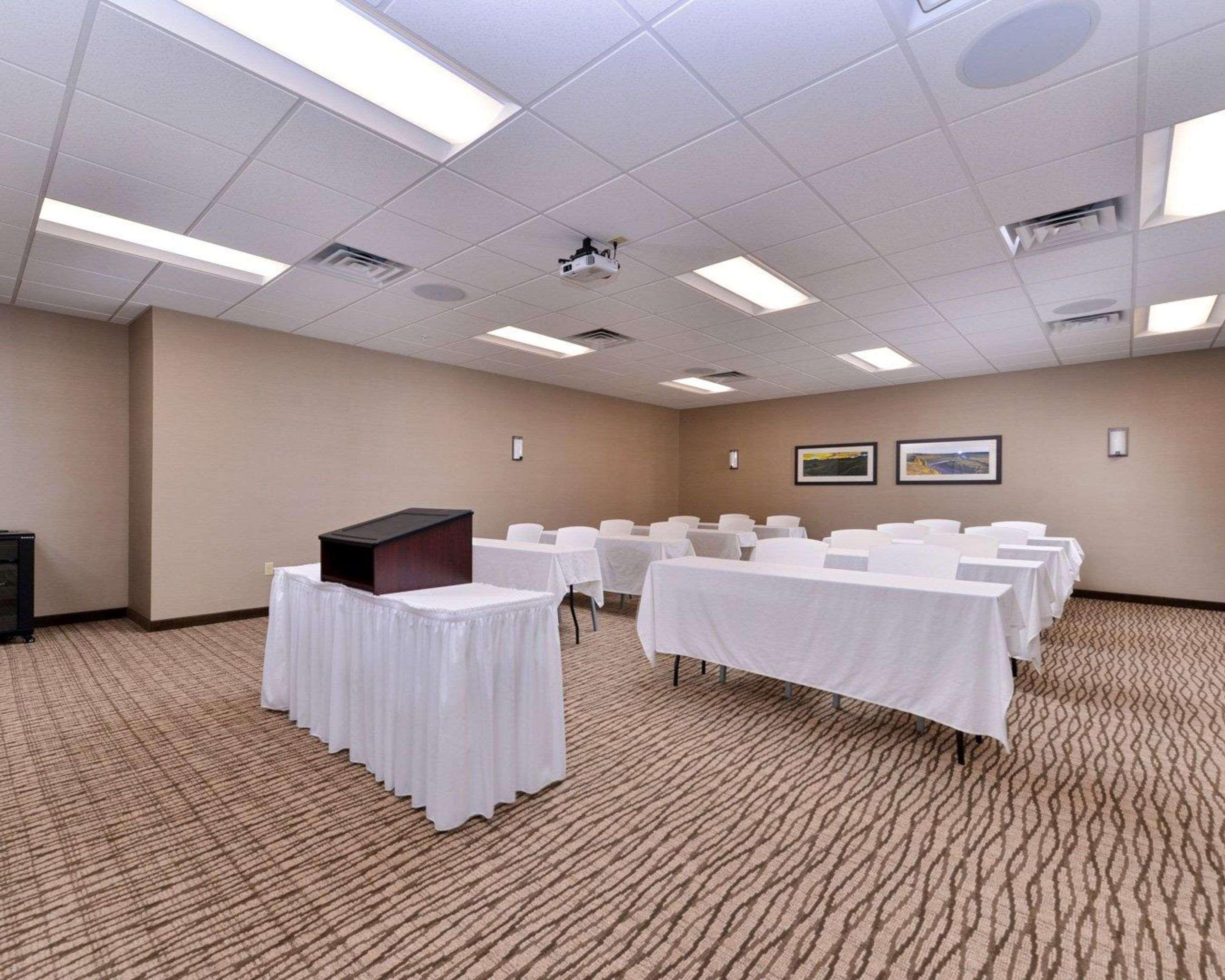 Comfort Inn & Suites Mandan - Bismarck Экстерьер фото