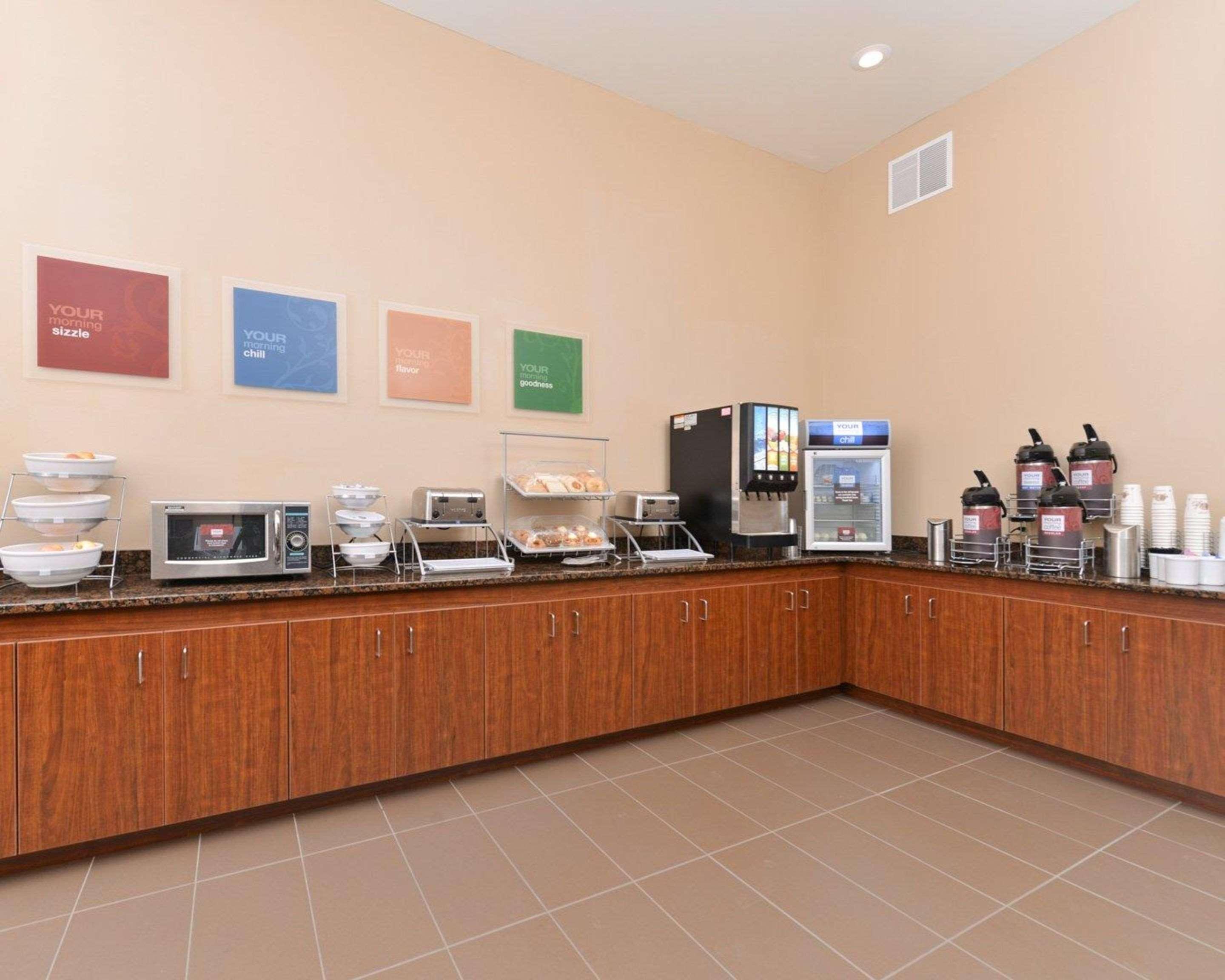 Comfort Inn & Suites Mandan - Bismarck Экстерьер фото