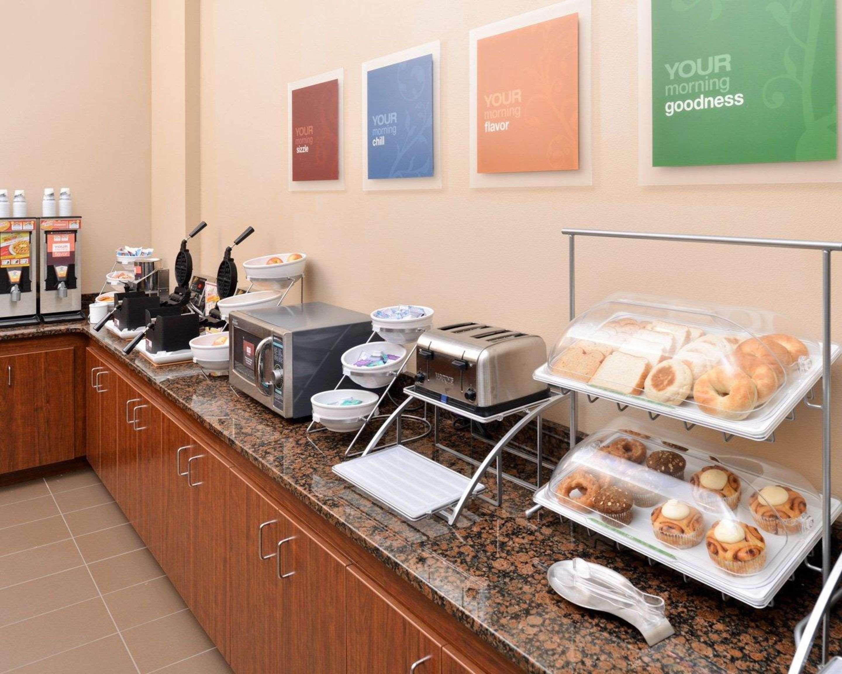 Comfort Inn & Suites Mandan - Bismarck Экстерьер фото